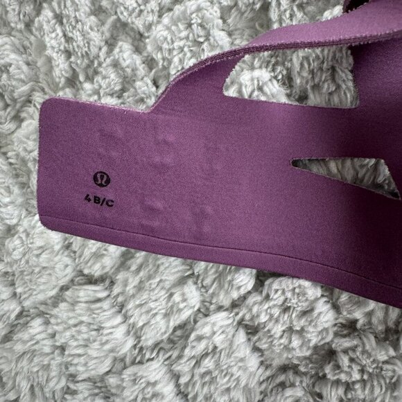 Lululemon Womens‎ Purple Lazer cut  Bra Size 4 B/C With Criss-Cross Straps - Picture 3 of 7